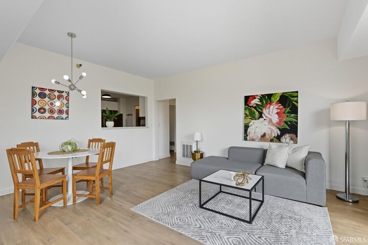 Property Photo:  1 Daniel Burnham Court 303  CA 94109 