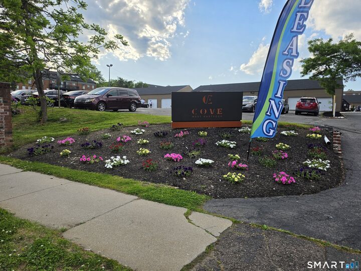 Property Photo: 140 Kane Street B9 CT 06119