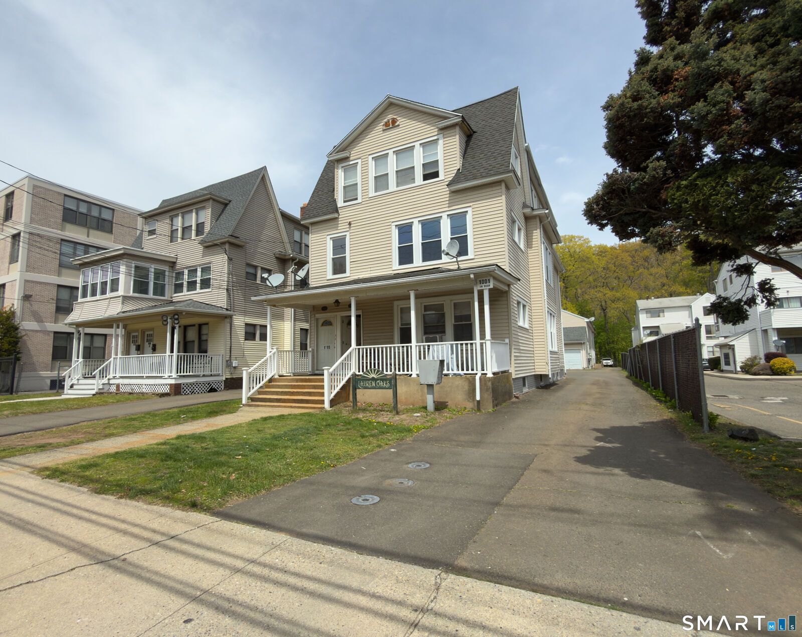 Property Photo:  1005 Whalley Avenue 2  CT 06515 