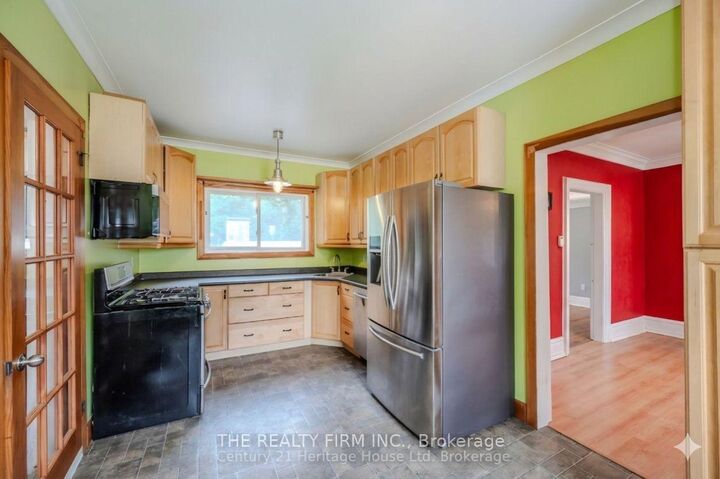 Property Photo: 243 Wellington Street ON N5C 1S9
