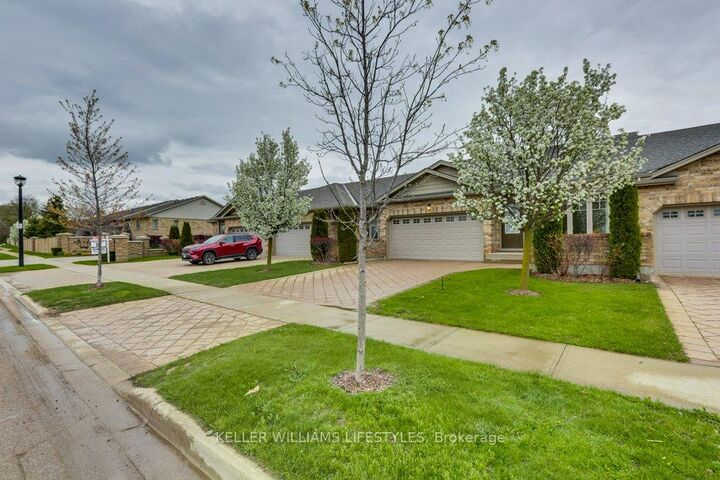 Property Photo: 2090 Denview Avenue ON N6G 0J5