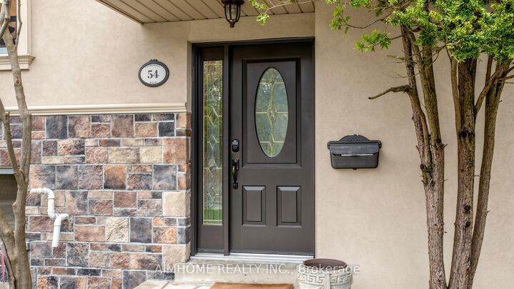 Property Photo: 54 Plymbridge Road ON M2P 1A3