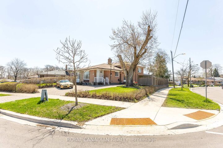 Property Photo: 16 Gambello Crescent ON M3J 1W3