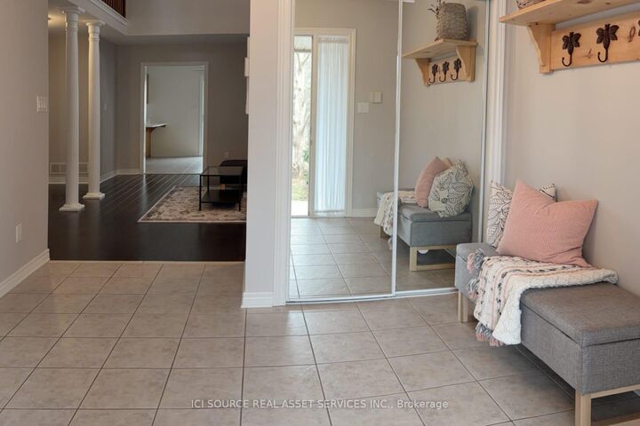 Property Photo: 98 Summers Drive ON L2V 5B1