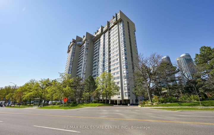 Property Photo: 200 Robert Speck Parkway 2006 ON L4Z 1S3