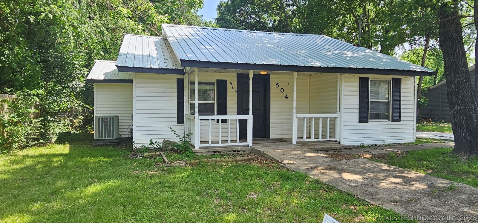 Property Photo:  504 S Walnut Street  OK 74955 