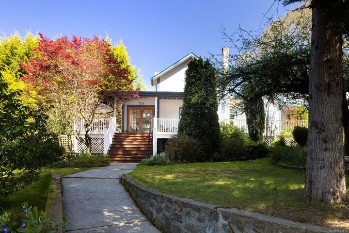 Property Photo:  706 Lindsay St  BC V8Z 3E1 