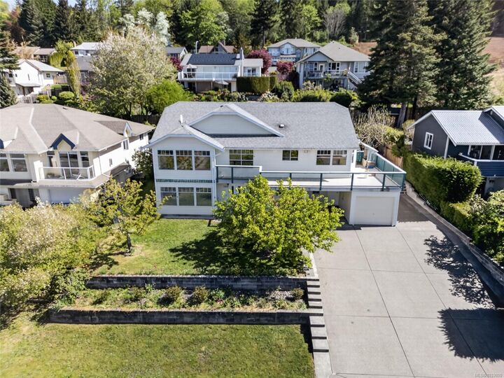 Property Photo: 365 Panorama Cres BC V9N 6Y7