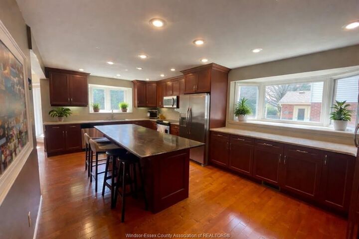 Property Photo: 555 Jeffreybrook Drive ON N8X 2S3