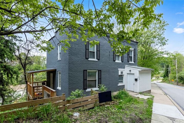 Property Photo:  1320 Pioneer Ave  PA 15226 