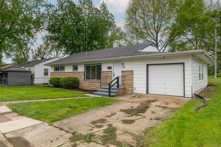 Property Photo:  812 S Walnut Street  OH 43078 