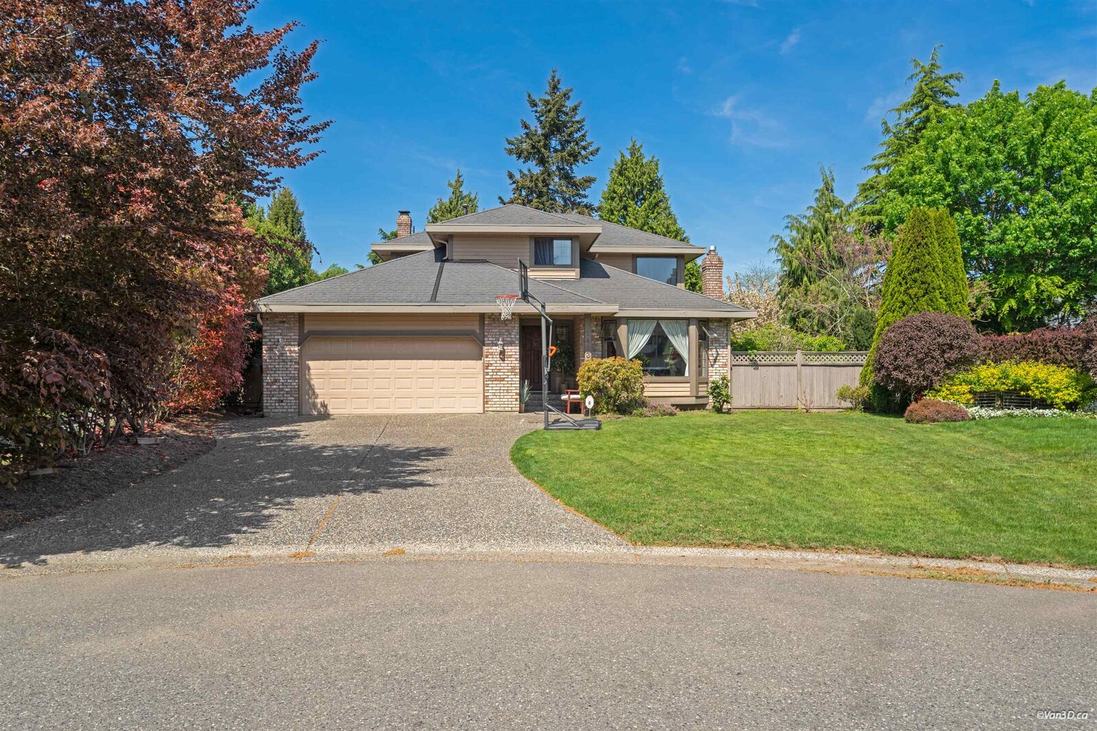 Property Photo: 14937 20A Avenue BC V4A 8G1