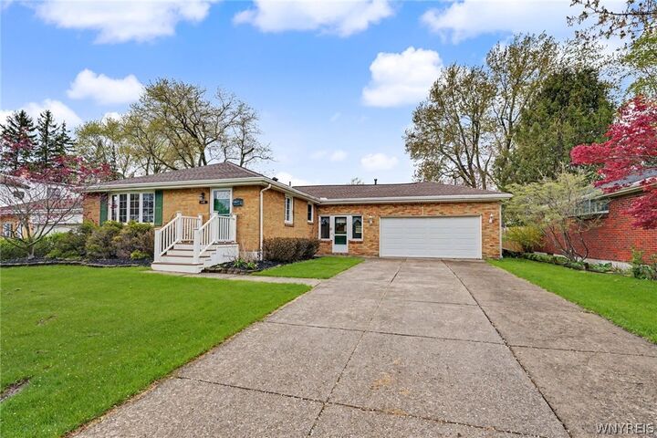 Property Photo:  146 Marycrest Lane  NY 14224 