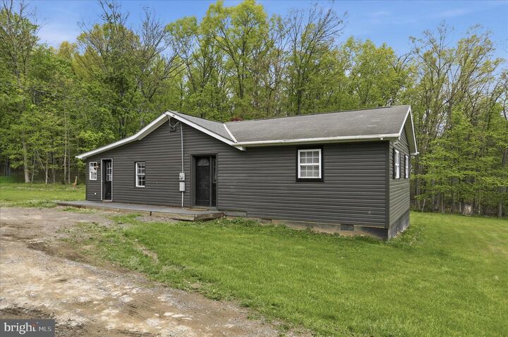 Property Photo:  16118 Knobley Road  WV 26726 