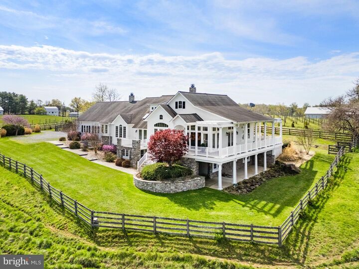 Property Photo: 35047 Snickersville Turnpike VA 20141