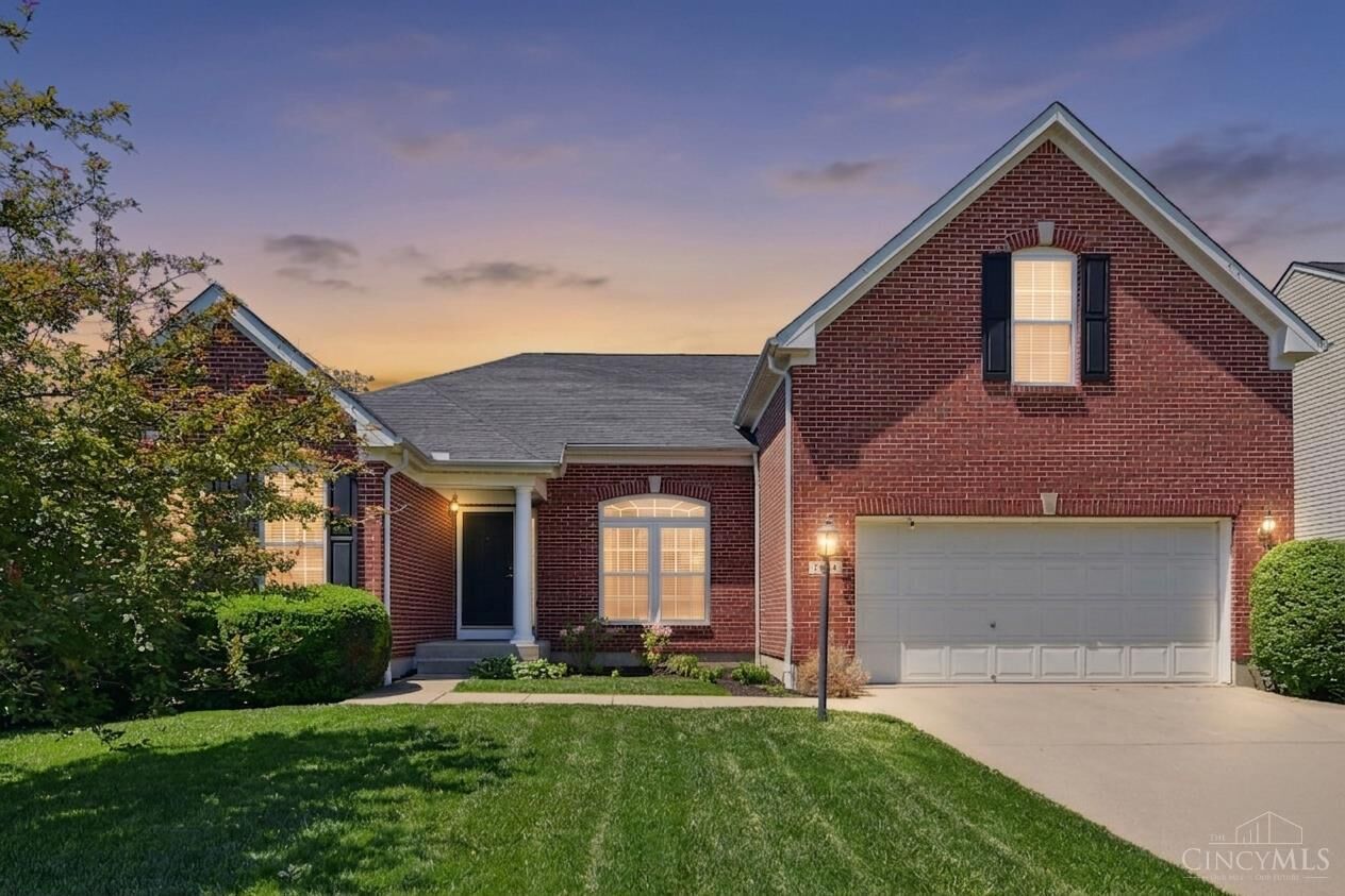 Property Photo:  1094 Hayward Circle  OH 45150 