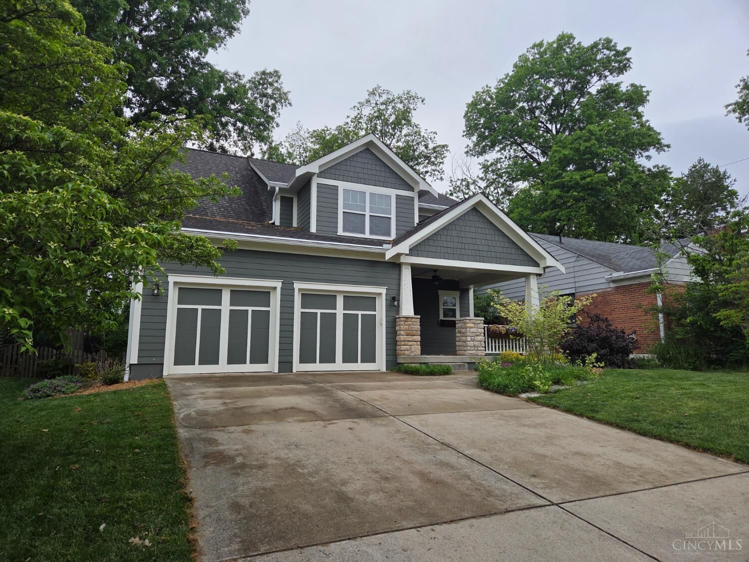 Property Photo:  