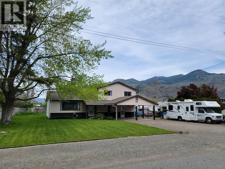 Property Photo: 430 2nd Avenue BC V0X 1N2