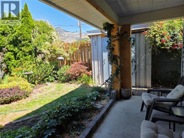 Property Photo: 425 3rd Avenue BC V0X 1N2