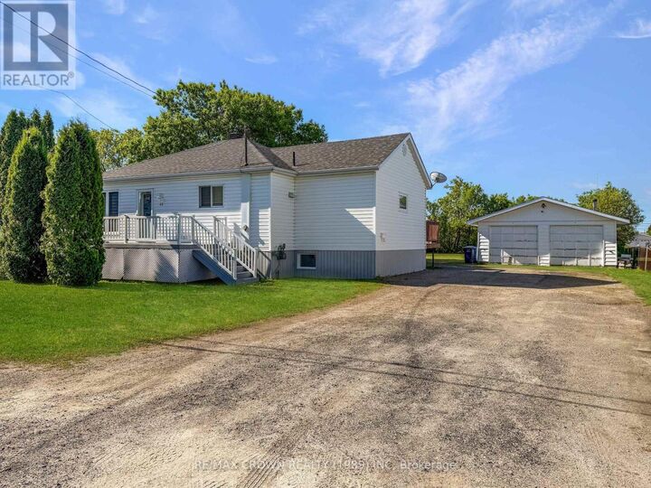 43 De L'Etang Boulevard — photo 1