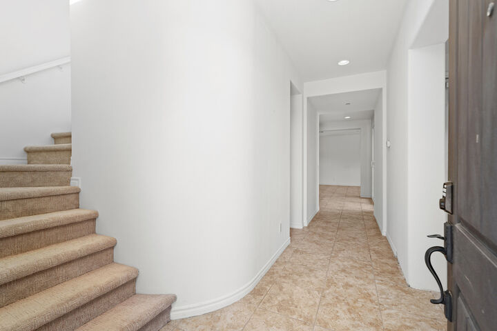 Property Photo:  585 Via De La Paz  CA 92211 