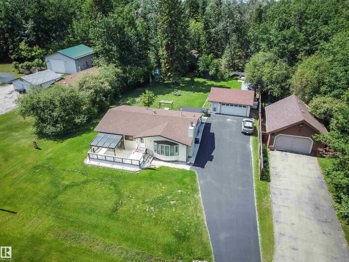 Property Photo:  4828 48 Street  AB T0E 0A0 