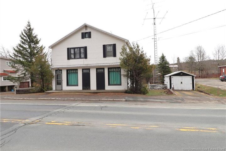 Photo de la propriété:  302 Main Street  NB E9C 1E2 