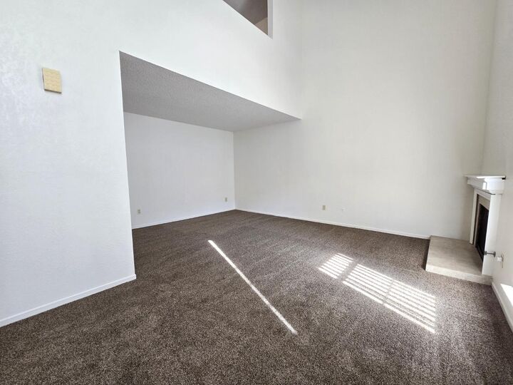 Property Photo:  1416 Plymouth Rock Way  CA 93612 