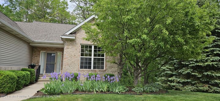 Property Photo:  2353 Sapphire Lane  MI 48823 