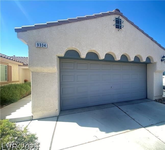 Property Photo:  