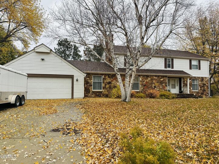 Property Photo:  1337 2nd Street SE  ND 58401 