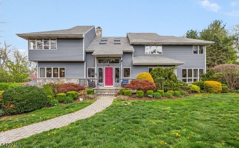 Property Photo:  4 Chadwick Ct  NJ 07834 