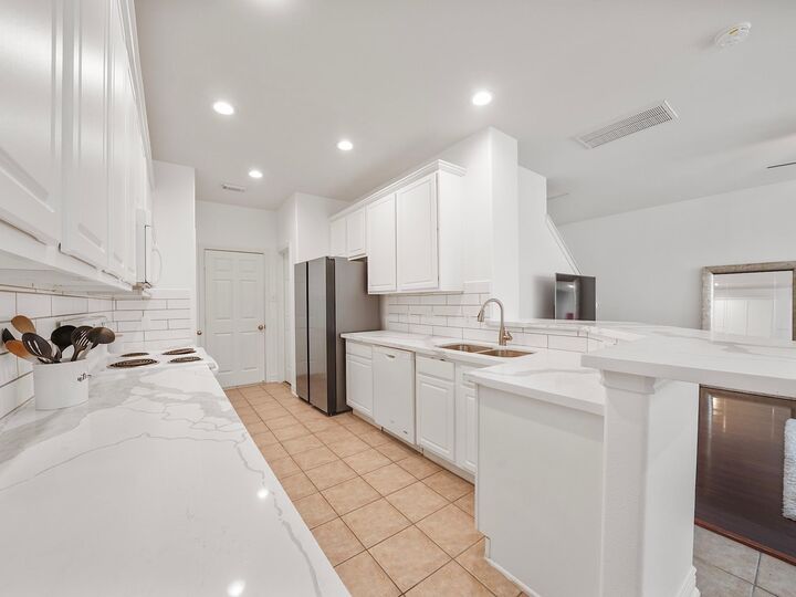Property Photo:  78 South Blue Creek Court  TX 77382 