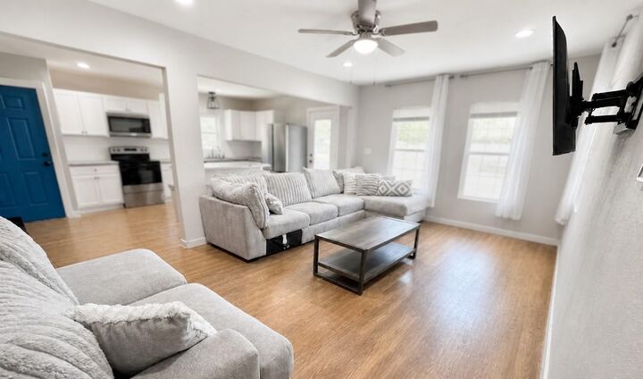 Property Photo:  515 E Prairie Avenue  TX 77434 