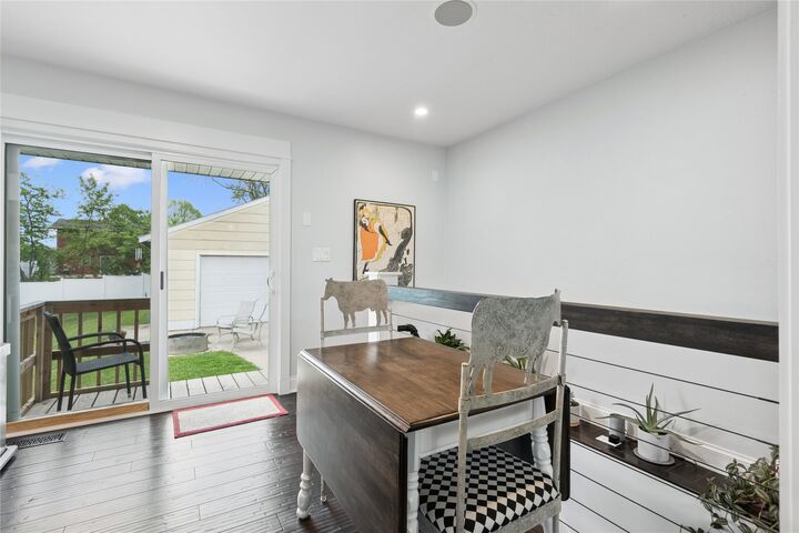 Property Photo: 722 E Diehl Avenue IA 50315