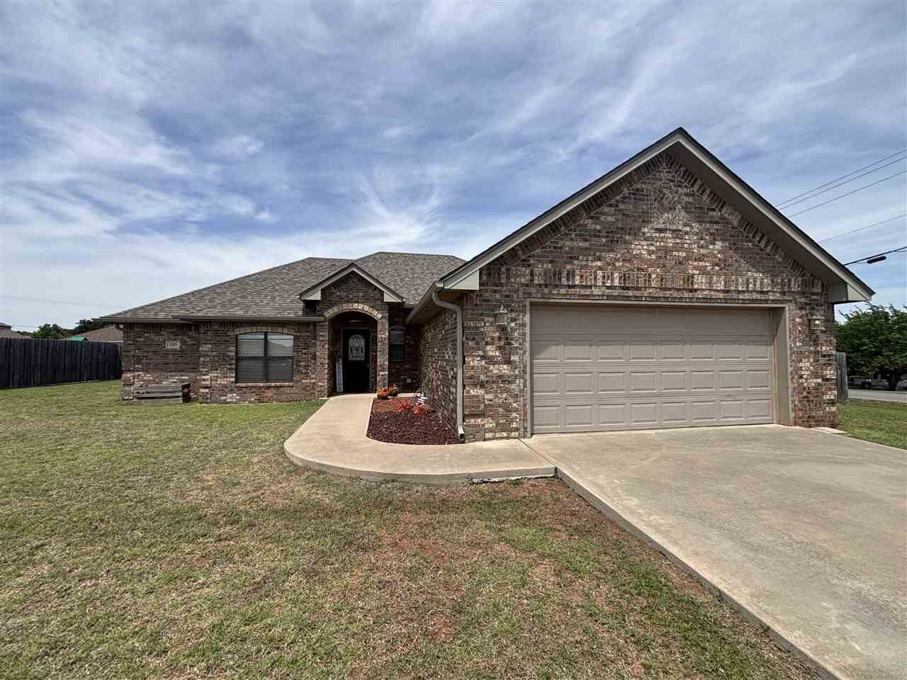 Property Photo:  1215 Hershel Dr  OK 73538 