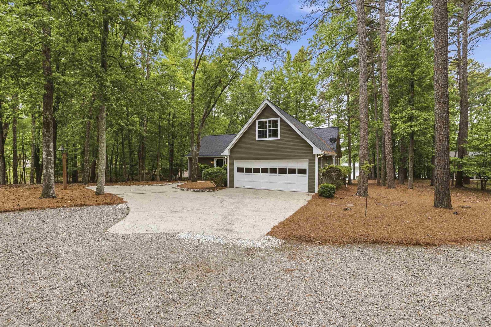 Property Photo:  1010 Holmes Drive  GA 30678 