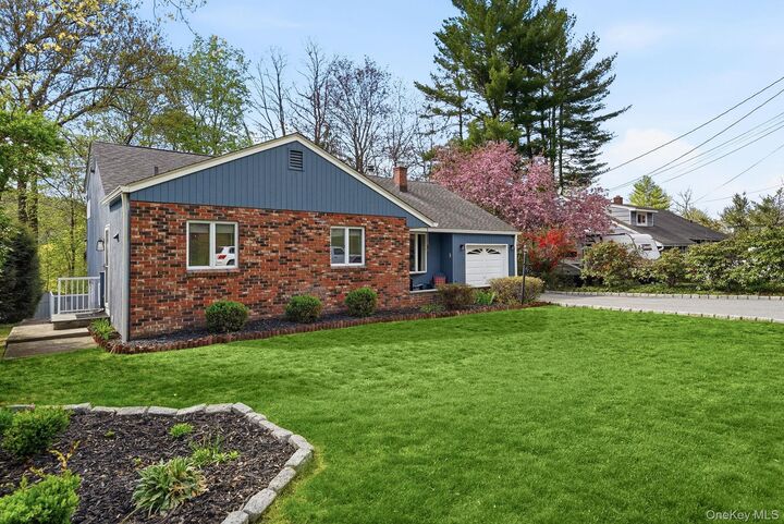 Property Photo:  47 Valley View Terrace  NY 10549 