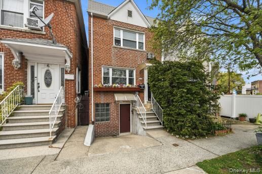 Property Photo:  3001 Zulette Avenue  NY 10461 
