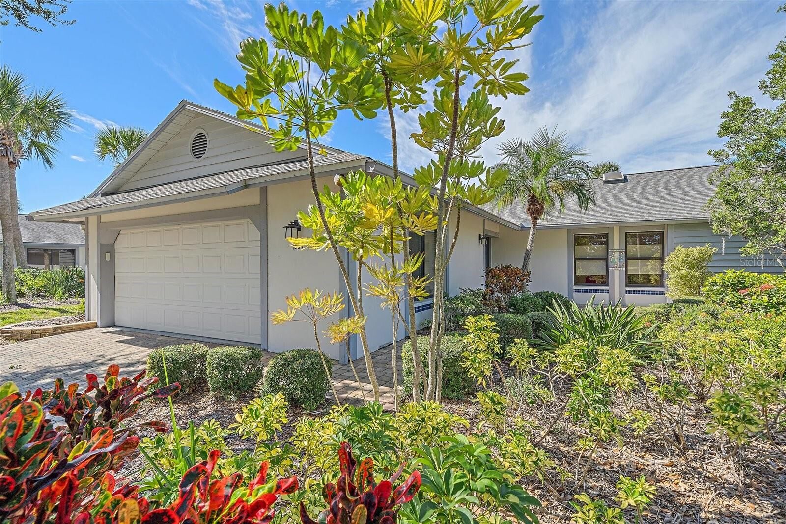 Property Photo:  1684 Pintail Way  FL 34231 