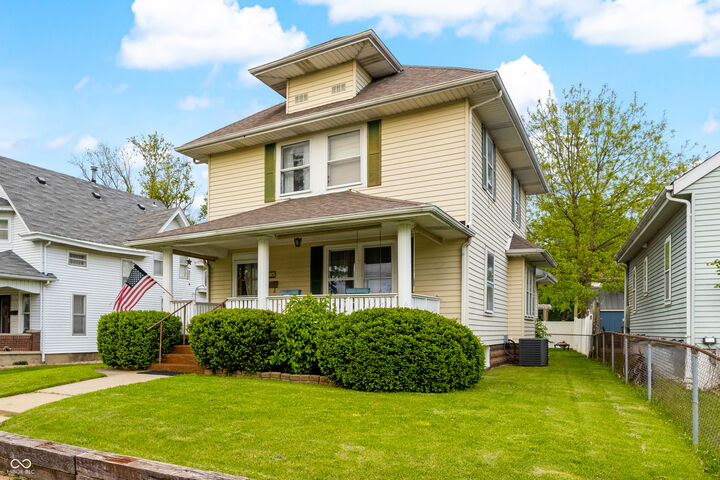 Property Photo: 606 N Pine Street IN 47274