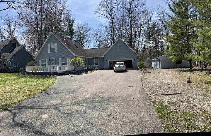 Property Photo:  124 Winding Drive  MI 48629 