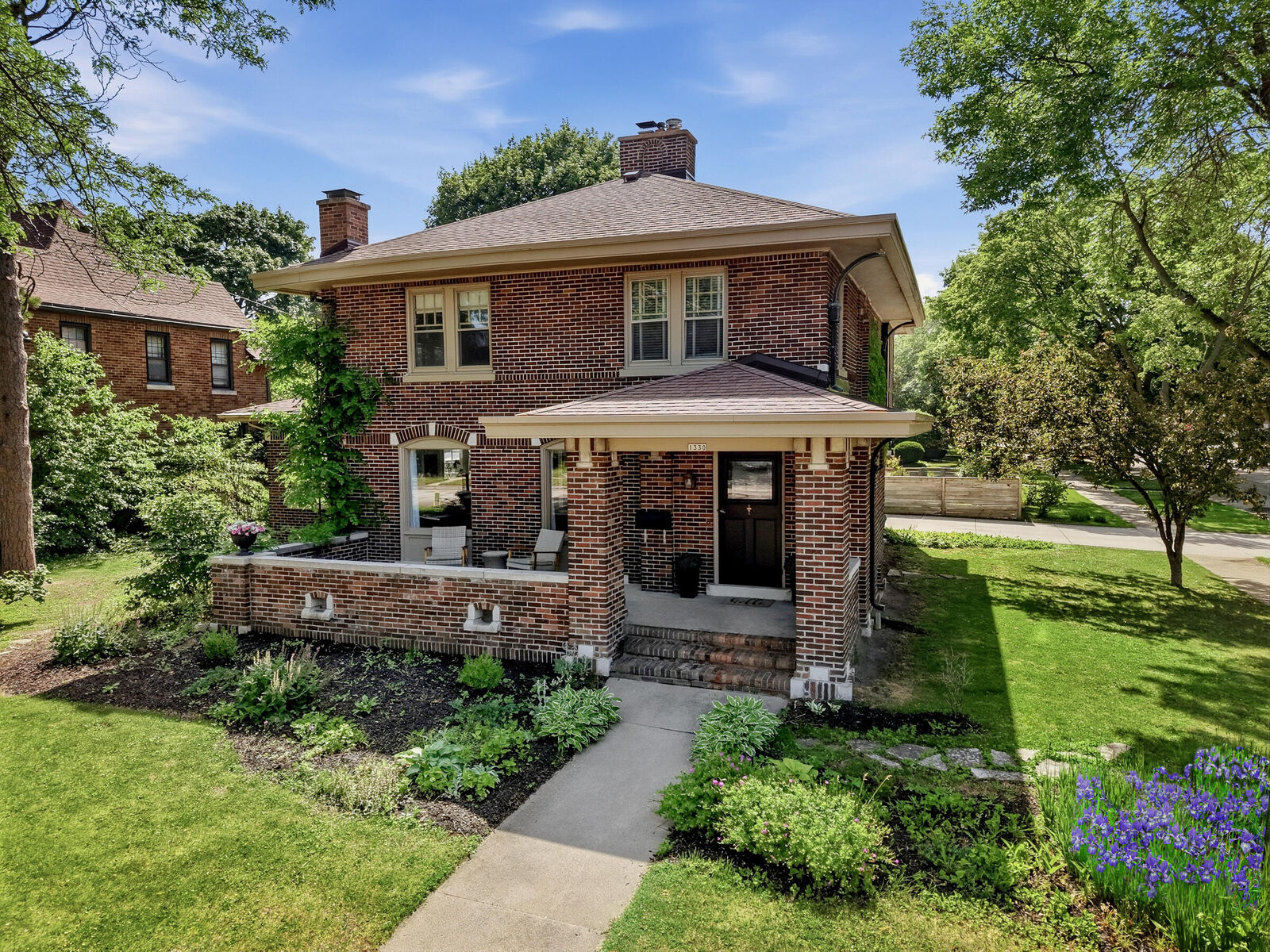 Property Photo:  1330 N 5th St  WI 53081 