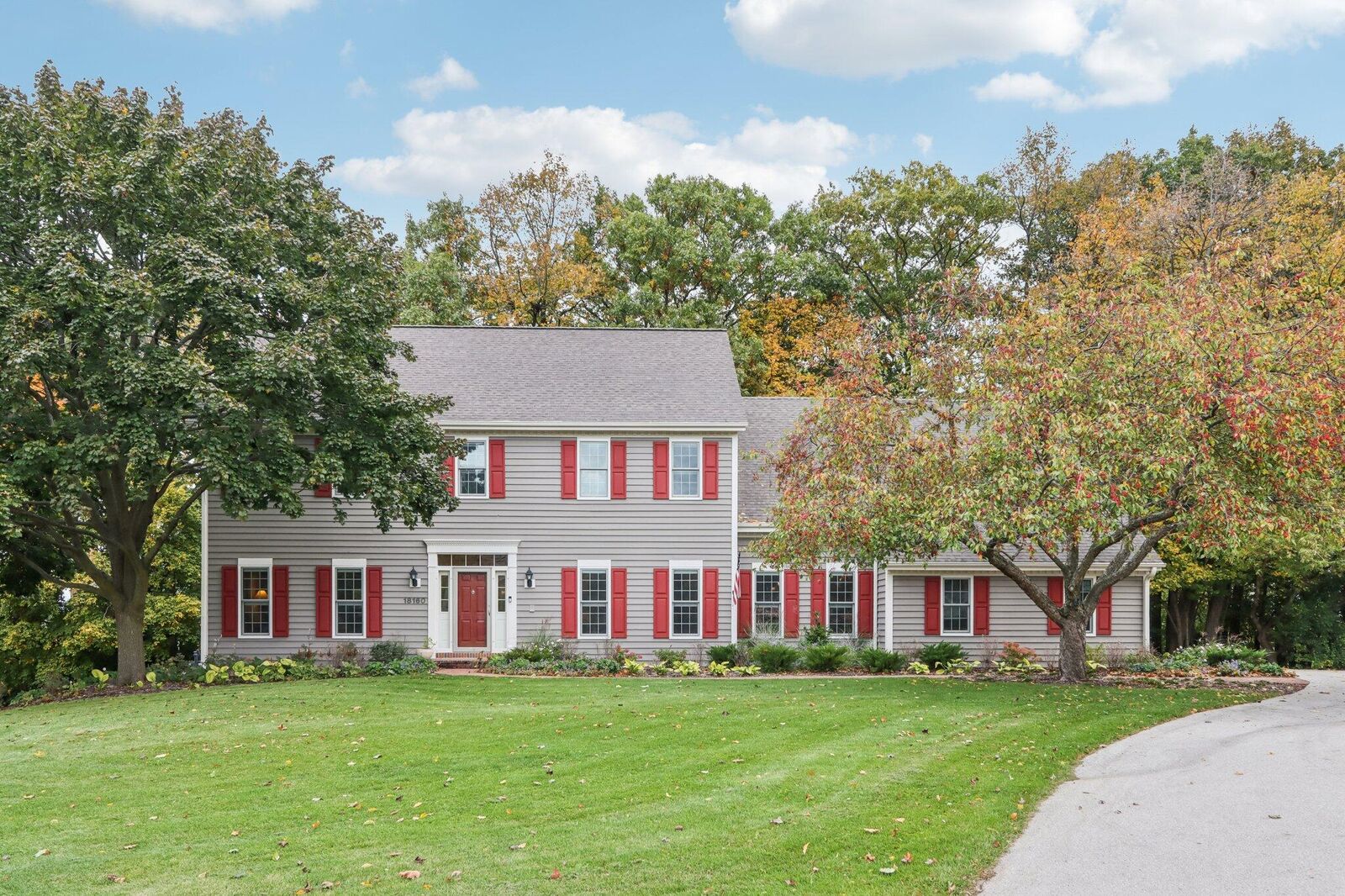 Property Photo:  18160 Kestrel Ct  WI 53045 