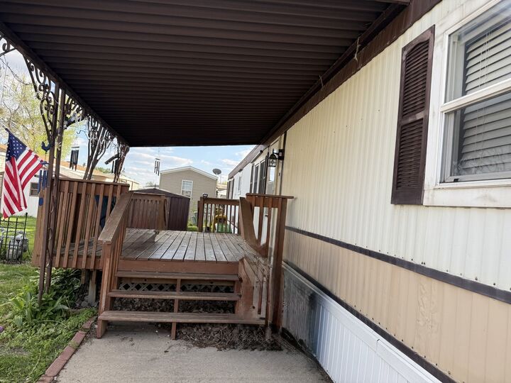 Property Photo: 2705 St Vincents Avenue 44 IL 61301