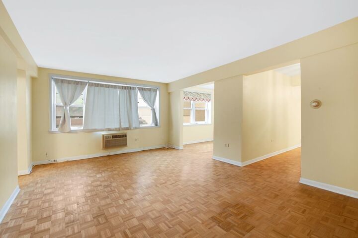 Property Photo:  