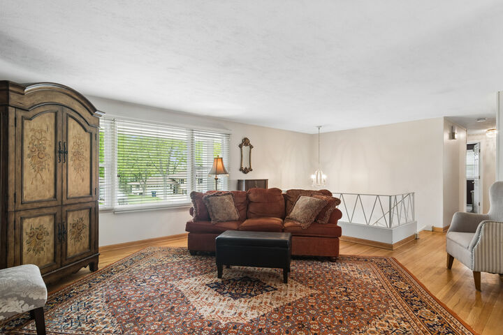 Property Photo: 1029 Webster Lane IL 60193