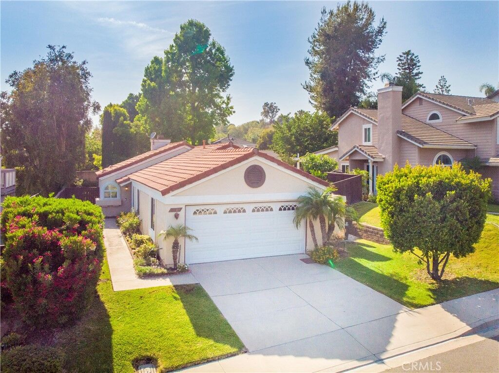 Property Photo:  5585 Via Del Coyote  CA 92887 