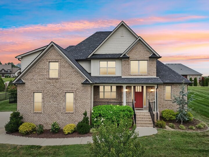 Property Photo: 207 Manscoe Pl TN 37043