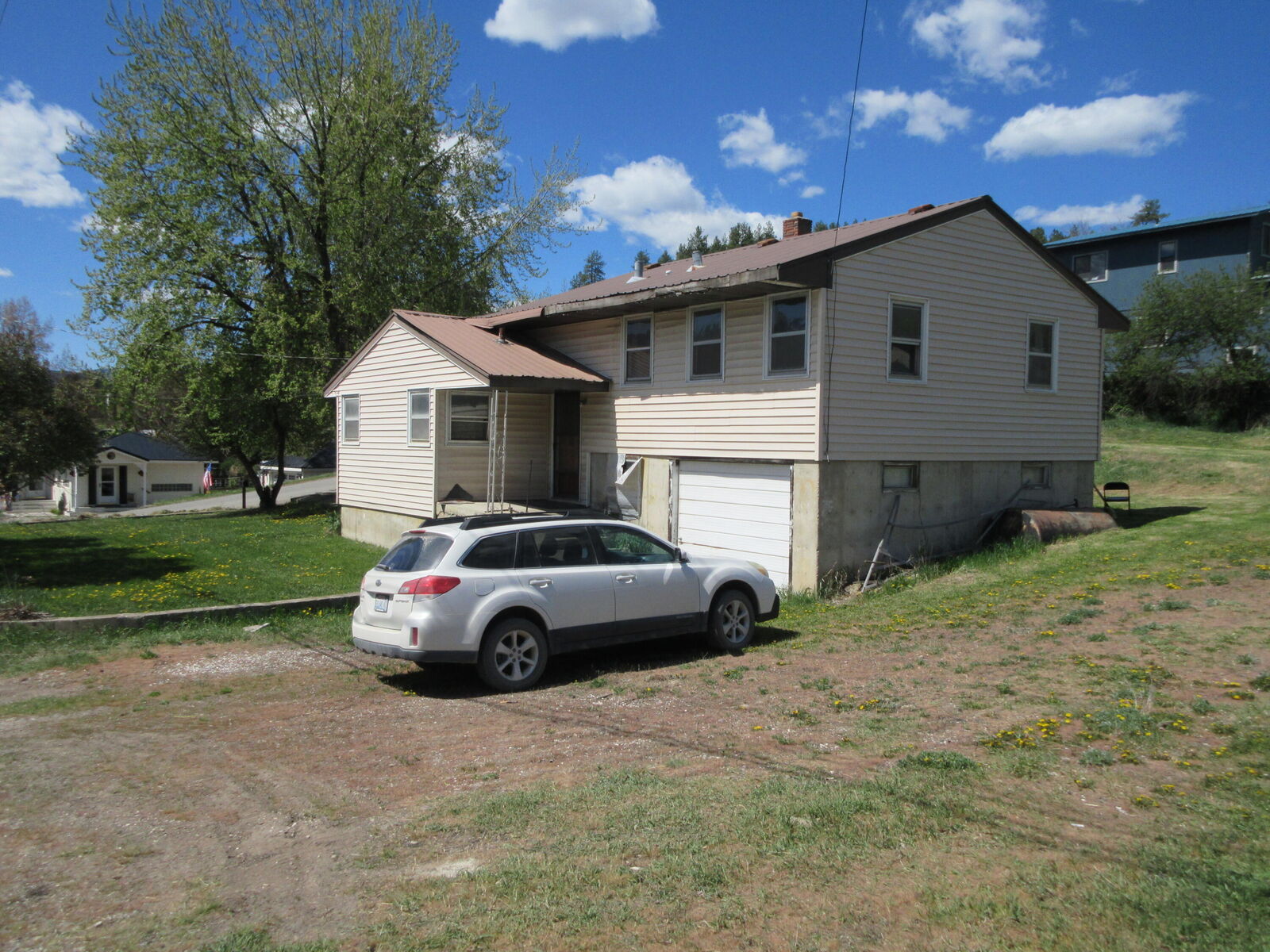 Property Photo:  166 N Portland St  WA 99166 